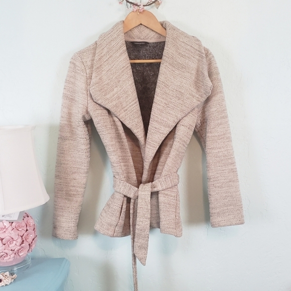 Banana Republic Sweaters - Banana Republic heathered belted jacket